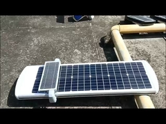 8 เมตร LED Smart Solar Street Garden Light Outdoor Ip65 ทําความสะอาดด้วยตัวเอง